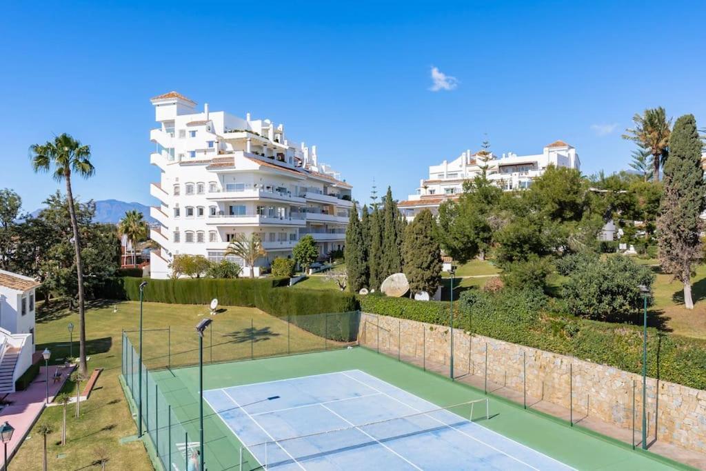 In Nueva Andalucia With An Amazing View