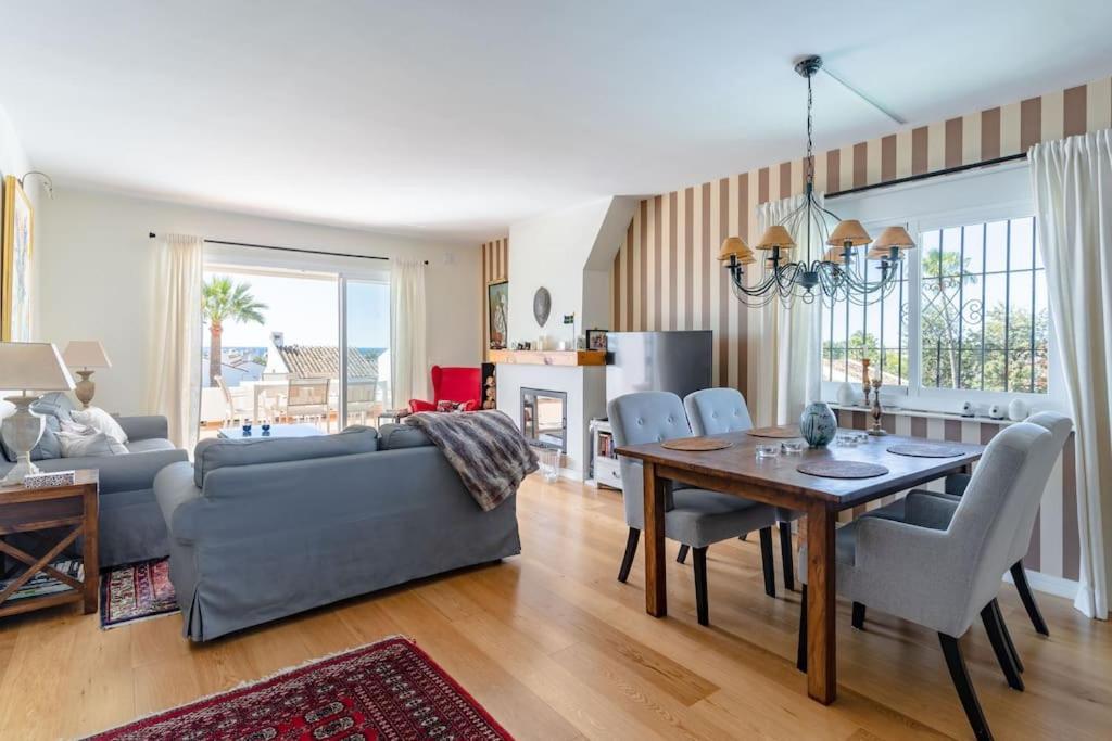 Apartment In Nueva Andalucia With An Amazing View